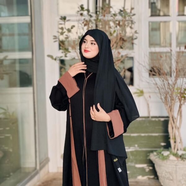 عباية إماراتية